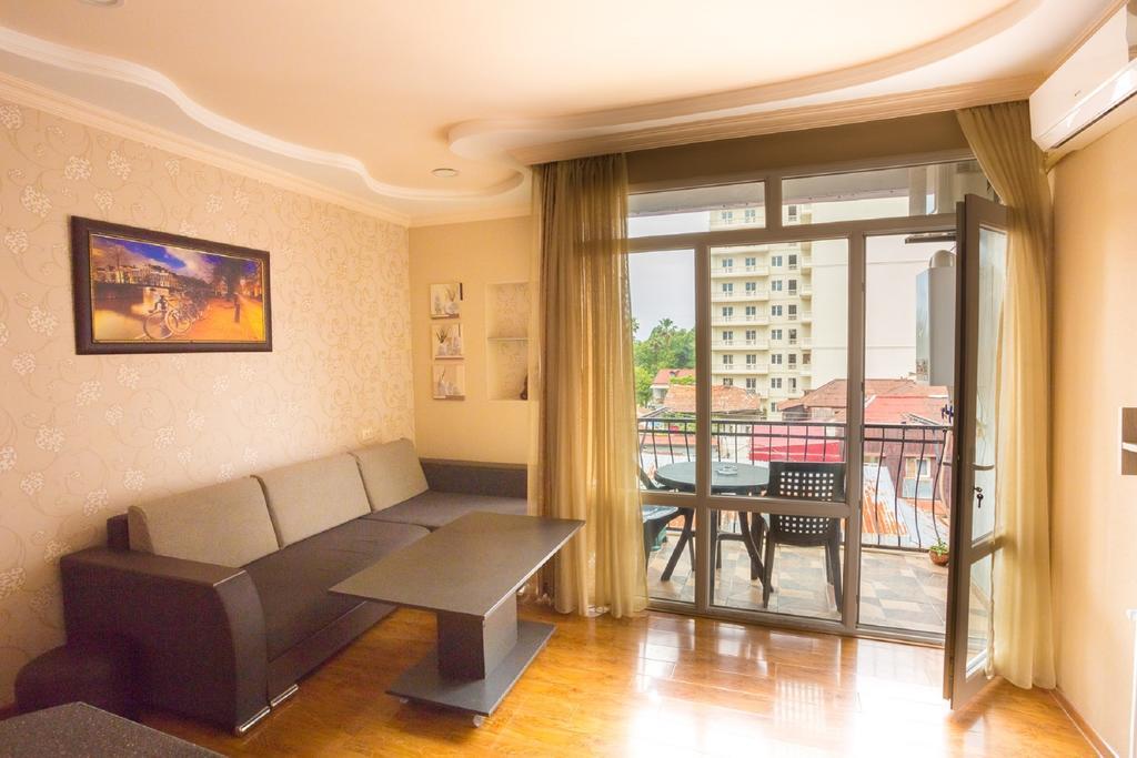 Квартира У Старого Бульвара Batumi Exterior photo